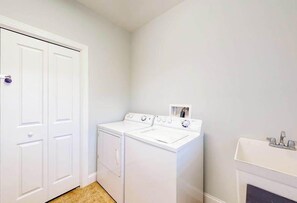 Interior - Bayville Shores townhome with a modern interior, AC, & W/D - pool access (Selbyville)
