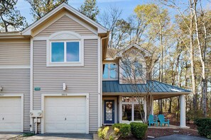 Exterior - Sea Colony Tennis townhouse w/community pools, tennis/pickleball, fitness center (Bethany Beach)