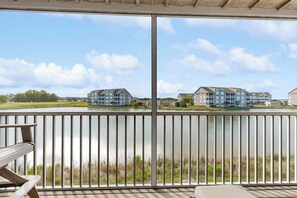 Property grounds - 2nd-floor Bethany Bay condo with waterfront views & on-site golf/pool/tennis (Ocean View)