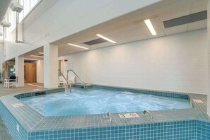 Pool - Sea Colony Ocean beachfront condo with 12 pools, sauna, tennis, private beach (Bethany Beach)
