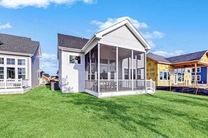 Exterior - Marlin Chase home with resort amenities, bikes, grill, EV charger - dog-friendly (Ocean View)