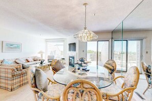 TV - Kings Grant Beachfront Townhouse w/Ocean Views, Shared Pool, Free WiFi, Private (Fenwick Island)