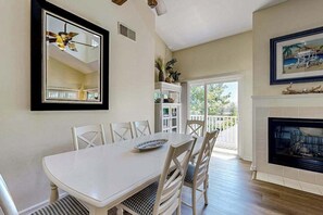 Dining - Sea Colony Tennis condo w/ basketball court, gym, pool & tennis courts (Bethany Beach)