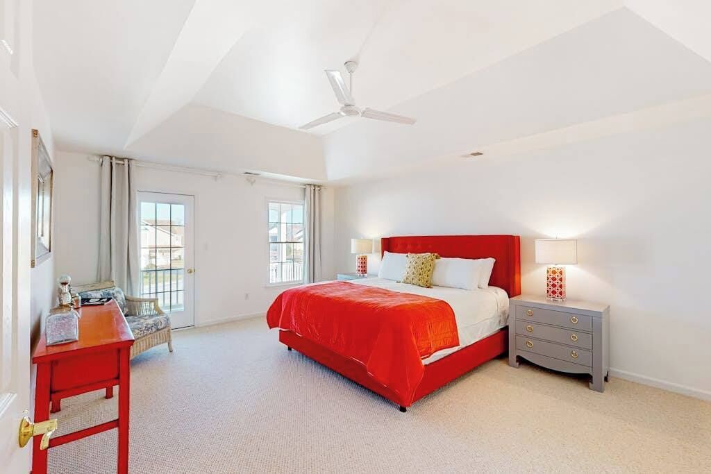 Desk, iron/ironing board, travel cot, WiFi