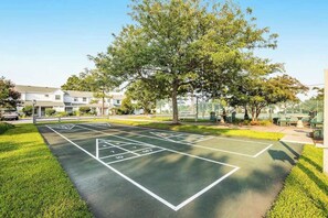 Sports court - Mallard Lakes townhouse w/community pool, tennis & basketball court (Selbyville)