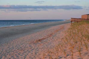 Beach nearby - Sea Colony home with pools, tennis & pickle ball courts, fitness center (Bethany Beach)