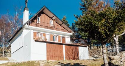 Maison de montagne avec 1600 mÂČ de terrain privĂ©, terrasse & Wi-Fi â Serra da Estrela