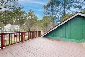 Terrace/patio - Town of South Bethany house w/patio, balcony, grill, near the ocean (Bethany Beach)