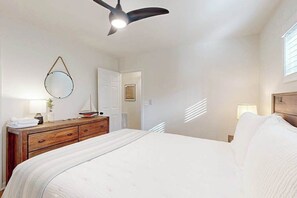 Iron/ironing board, WiFi, bed sheets - Town of South Bethany house w/patio, balcony, grill, near the ocean (Bethany Beach)