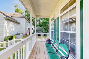 Terrace/patio - Clearwater Home Close to the Beach w/Shared Pool, Private Washer/Dryer (Frankford)