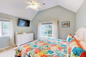 Desk, iron/ironing board, travel cot, WiFi - Salt Pond home with community pool, tennis court & gym access (Bethany Beach)