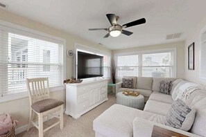 TV, DVD player, offices - West Fenwick home w/deck, patio, firepit, balcony & grill (Selbyville)