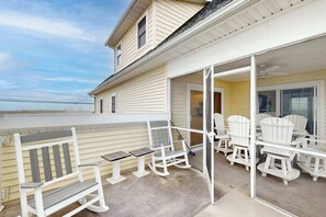 Terrace/patio - West Fenwick home w/deck, patio, firepit, balcony & grill (Selbyville)