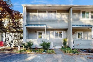 Exterior - Westwood townhouse w/community pool, tennis court, bike to beach (Bethany Beach)