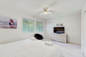 WiFi, bed sheets - Westwood townhouse w/community pool, tennis court, bike to beach (Bethany Beach)