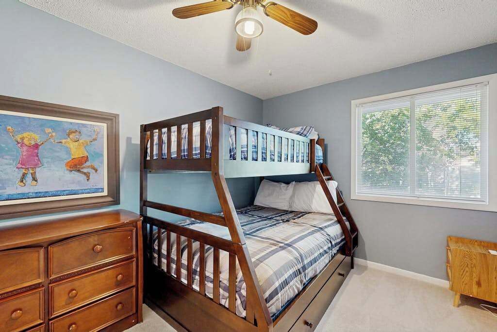 WiFi, bed sheets
