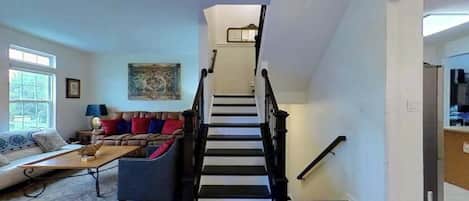 TV, DVD player, offices