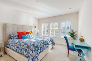 Iron/ironing board, WiFi, bed sheets - Luxury Ocean View Beach Club home with fireplace, pool, sports courts, & gym (Ocean View)