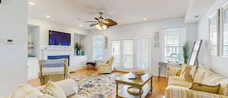 TV, fireplace, offices
