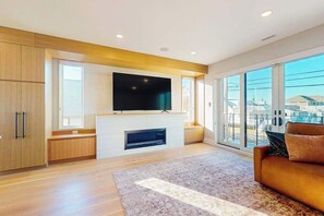 TV, fireplace, offices - Brand New House-Private Pool on Canal Town of South Bethany (Bethany Beach)