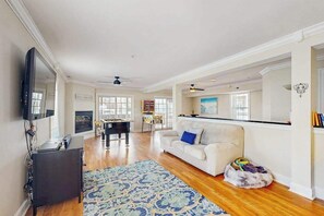 TV, fireplace, video games, DVD player - Edgewater Acres dog friendly house w/private hot tub, pool table, deck (Selbyville)