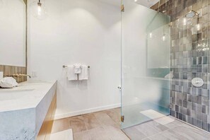 Shower, hair dryer, towels - Bayview Park bay front house w/private pool, amazing bay views, deck, balcony (Bethany Beach)