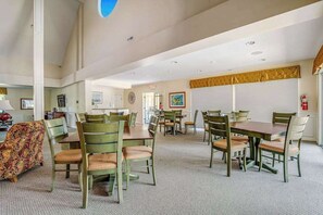 Dining - Salt Pond townhome with access to community pool,  tennis court & gym (Bethany Beach)