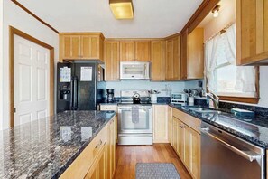Fridge, microwave, oven, stovetop - Town of South Bethany Bay Front house w/boat dock, deck, grill (Bethany Beach)