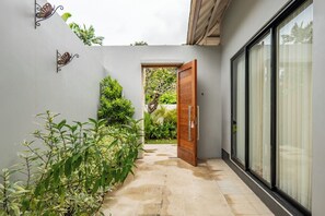 Property grounds - Private 2-bedroom villa in premium location Seminyak with Swimming Pools (Badung seminyak)