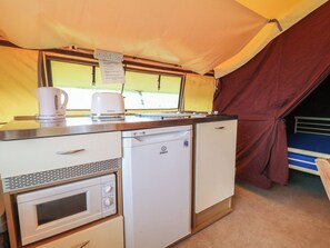 Interior - Bracelands - Safari Tent 1 (Coleford)