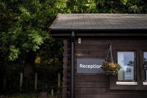 Exterior detail - Bracelands - Safari Tent 2 (Coleford)