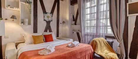 Iron/ironing board, WiFi, bed sheets