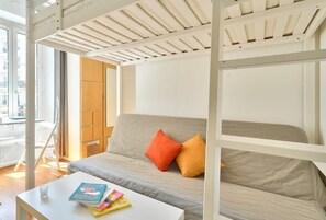Offices - Top studio-Coeur du 17e - Bail Moyenne Durée (1FD) (Paris)