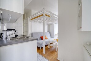 Interior - Homey Studio - Coeur du 17em-Bail moyenne durée 2D (Paris)
