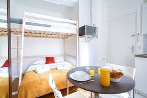 Iron/ironing board, travel cot, WiFi, bed sheets - Superbe Studio-Coeur du 17em-Bail moyenne durée 1G (Paris)