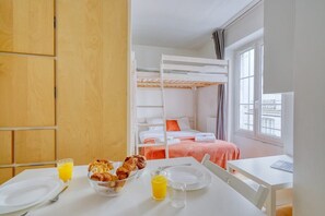 Fer et planche à repasser, Wi-Fi, draps fournis