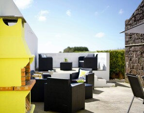 Terrace/patio - The Yellow House (Pedreira)