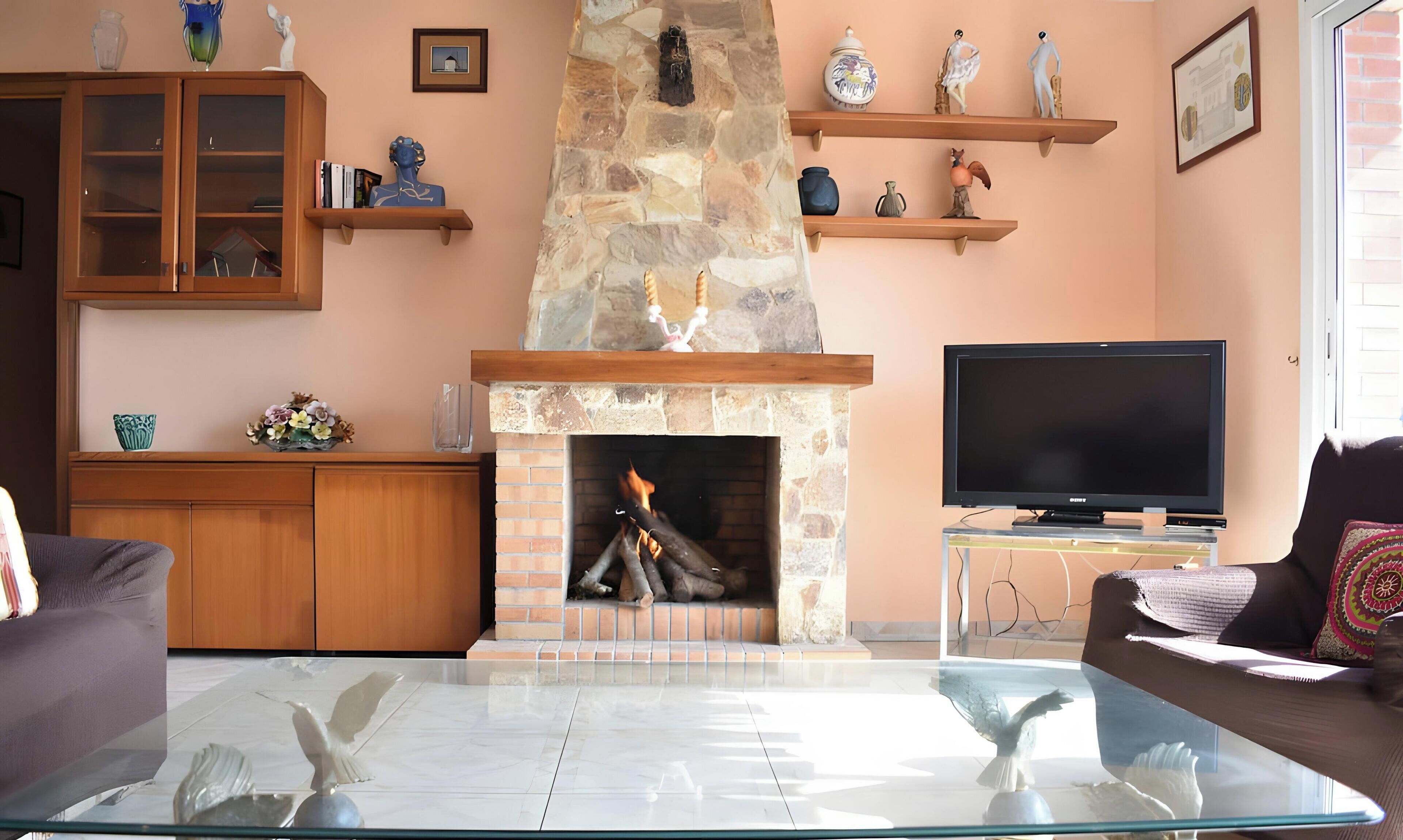 TV, fireplace, ping pong
