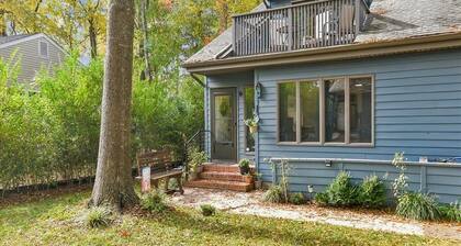 3BR Townhome w/ Yard, Firepit & Deck | Near Beach!