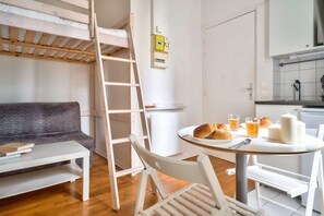 Dining - Great Studio-Coeur du 17e-Bail Moyenne Durée (2G) (Paris)