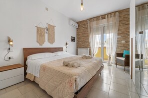 Iron/ironing board, WiFi, bed sheets - Vacation Home "Sa Domu De Nicolo" in the Heart of Portoscuso (Portoscuso)