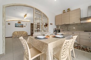 Dining - Vacation Home "Sa Domu De Nicolo" in the Heart of Portoscuso (Portoscuso)
