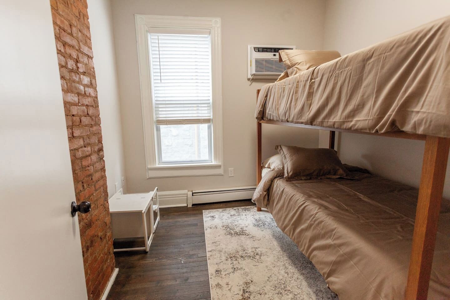 Desk, iron/ironing board, travel cot, WiFi
