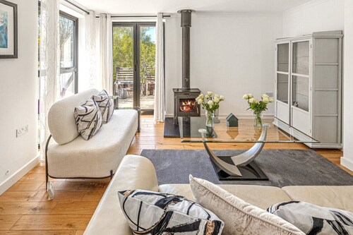 Pear Tree Cottage - pet friendly