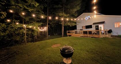 Lake Retreat - Private Dock • Hot Tub • Arcade • Pickleball • Basketball