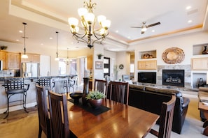Dining - Snow Canyon Luxury Retreat in Exclusive Entrada with Courtyard and Casita (Santa Clara)