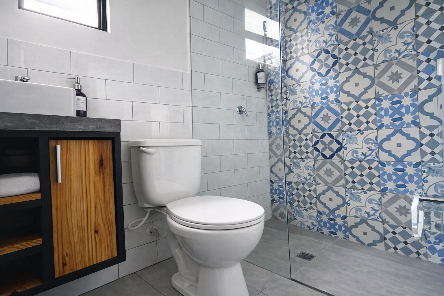 Toallas, jabón, papel de baño 