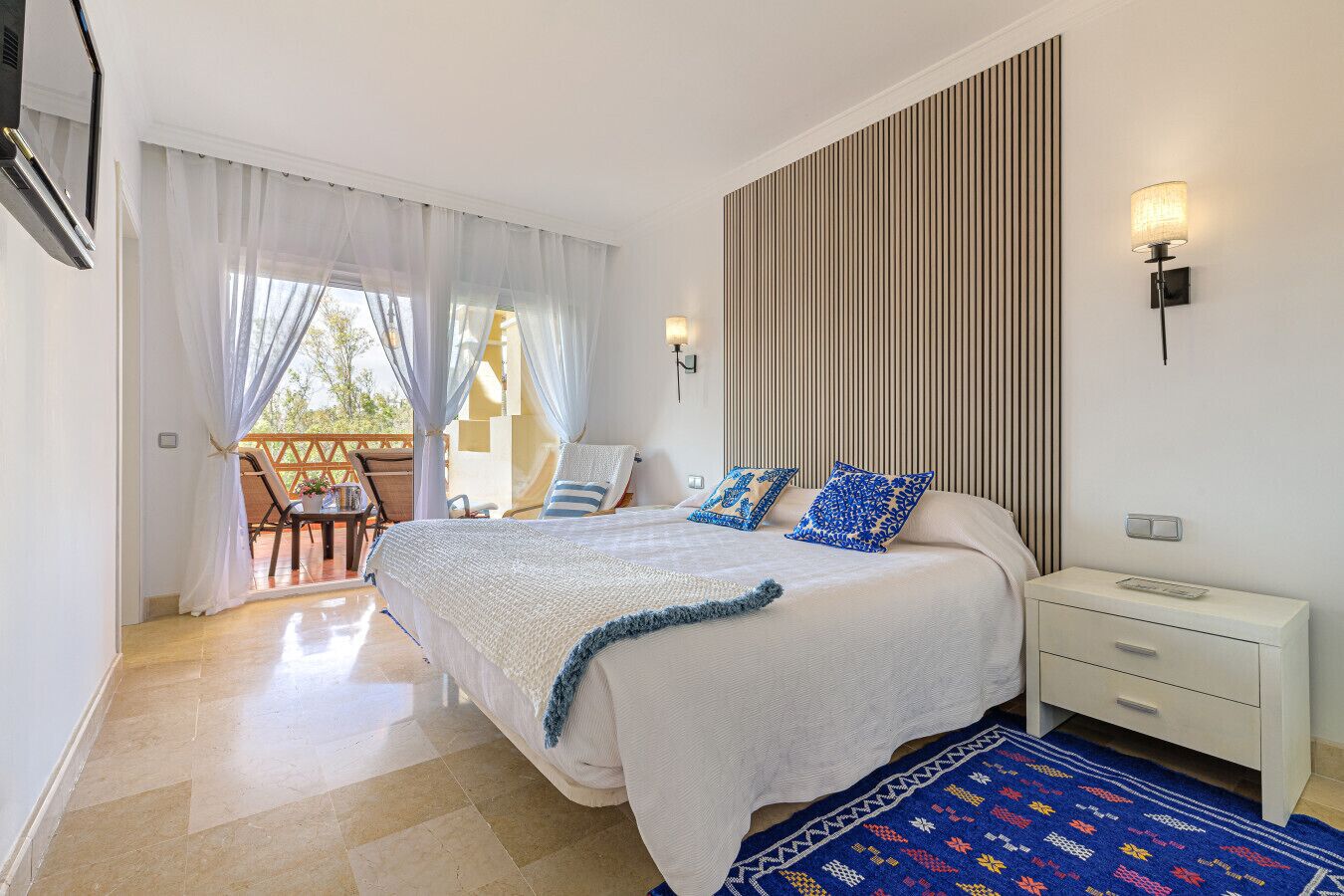 Desk, iron/ironing board, travel crib, WiFi