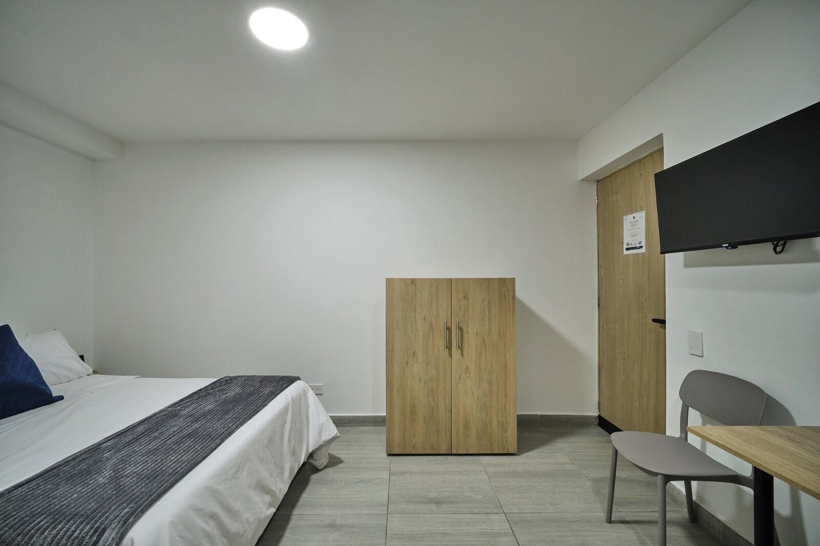 Classic Apartment | Desk, free WiFi