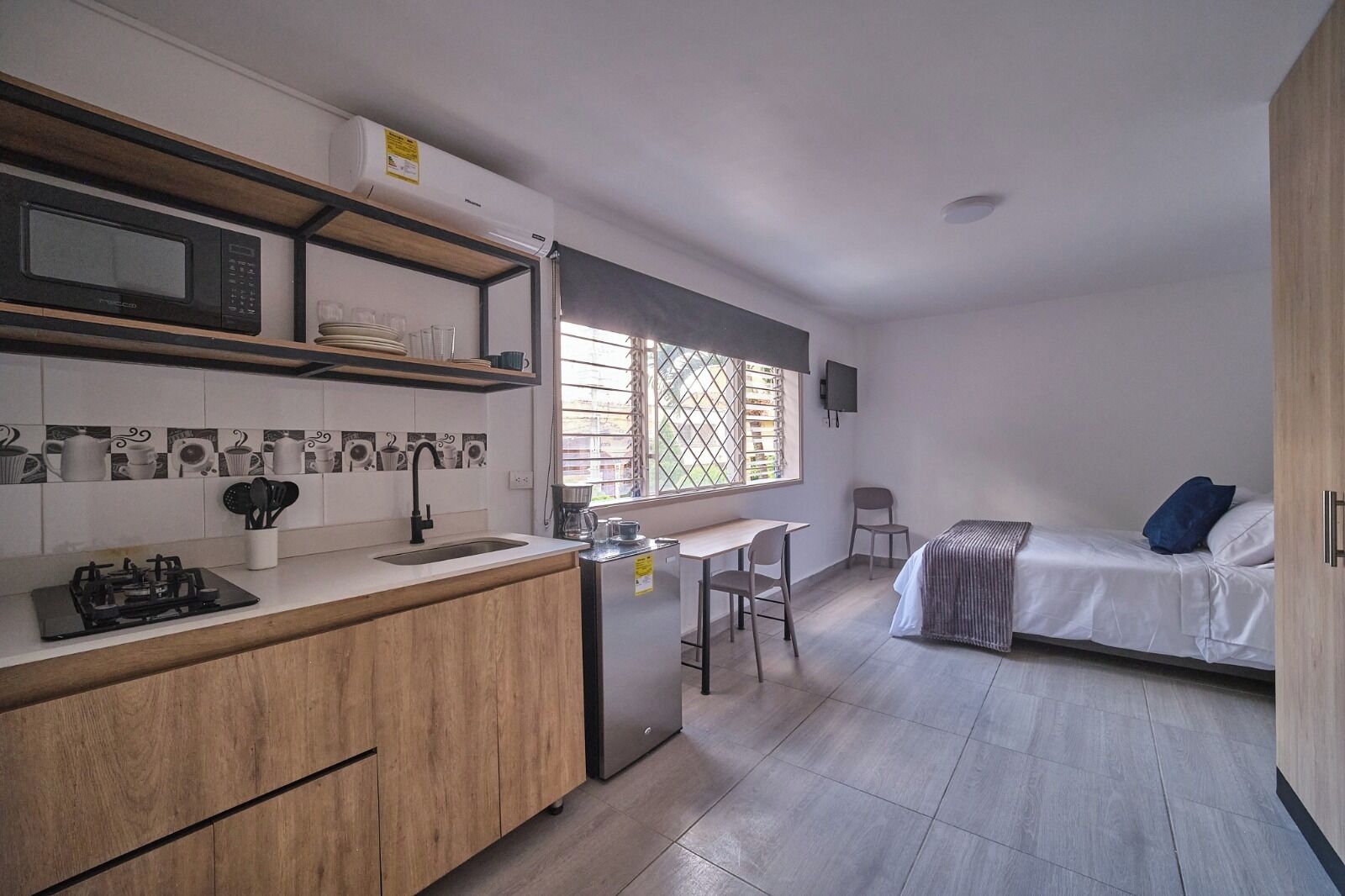 Classic Apartment | Desk, free WiFi